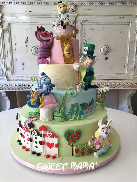 Innovative Alice in Wonderland Cake Designs You'll Love